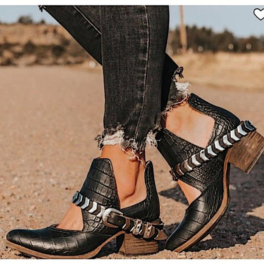 FREEBIRD BLADE BOOTS (Black)  *discontinued*